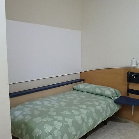 Larru Los Bermejales Residencia Universitaria Sevilla Eksteriør bilde